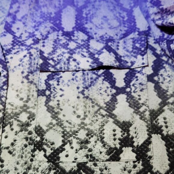 Calvin Klein woman's animal print ombre button up shirt - Picture 6 of 7